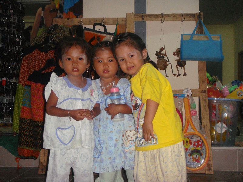Cute Thai kids on Ko Lipe, Ko Lipe Thailand