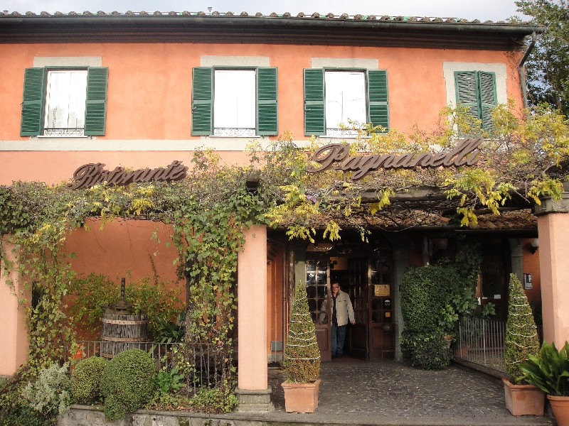 The Pagnanelli restourant entrance, Castel Gandolfo Italy