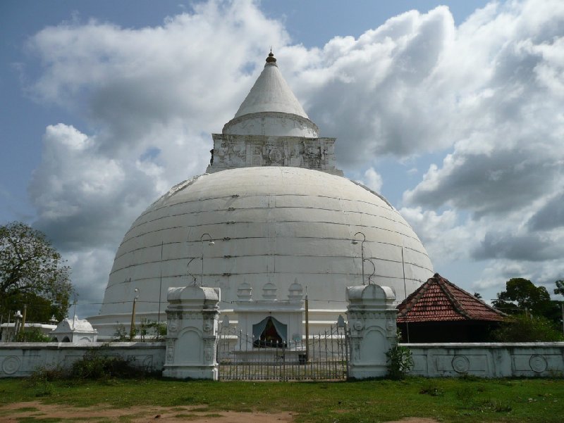 Photos of the Buddhist dagoba at Tissamaharama, Sri Lanka, Sri Lanka